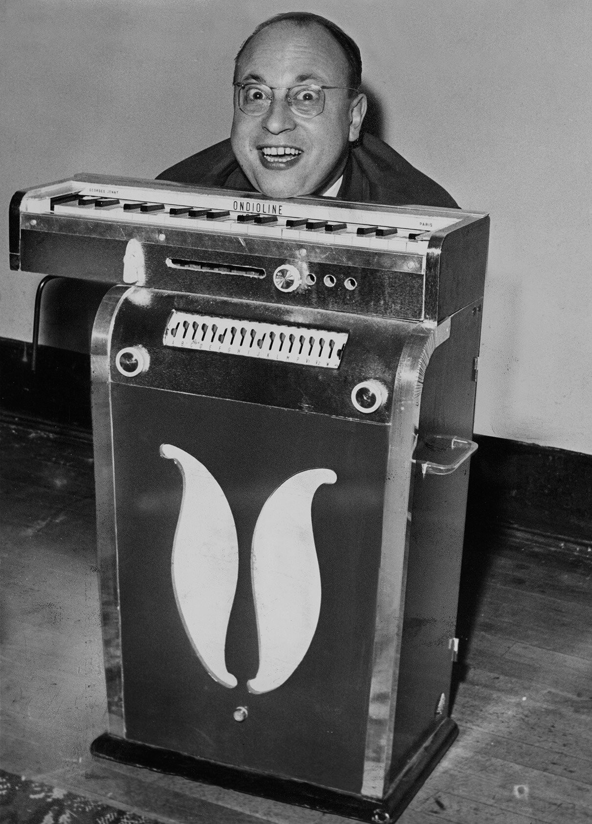 Jean-Jacques Perrey and his Ondioline, New York, 1960